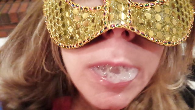 واژن انگشتی تنهایی چت تصويري سكسي MILF با استفاده از دستگاه جنسی و ویبراتور و کامین ها