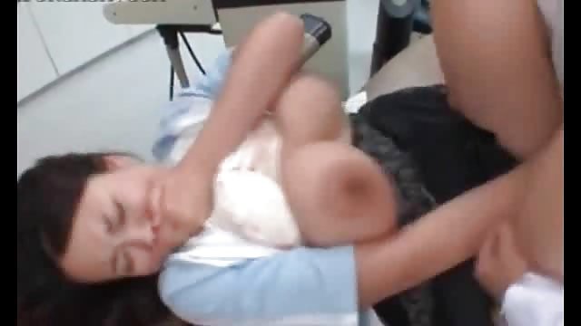 بلوند با تلگرام چت سکسی رشته های صورتی بعد از از بین بردن با زنانه چسبانده می شود
