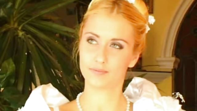 راننده تاکسی یک زن زیبا را با کانال های سکس چت لباس صورتی پاره کرد و دهانش را به او داد