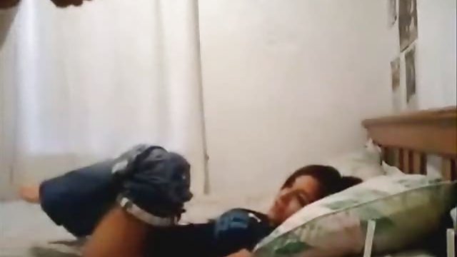 باریک در جوراب ساق بلند دهان او را تحت سکس چت آزاد اسپرم چند غریبه در یک باند باند قرار می دهد