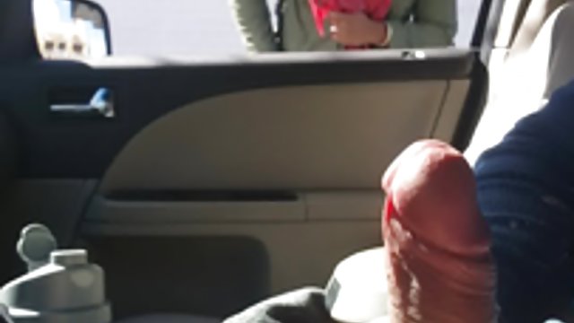 سبزه چت روم سکسی فارسی دست خود را به داخل مهبل بلوند شلوغ رانده است