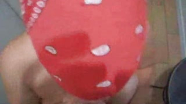 مشتری بعد از cunnilingus یک ماساژ ایدی هایی برای سکس چت در تلگرام خال کوبی شده را خالی می کند