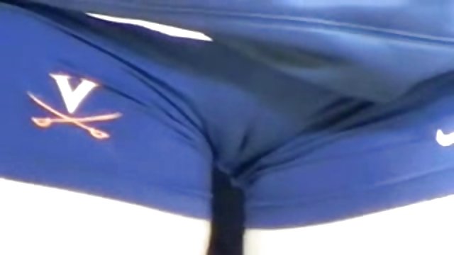 دانشجویی چت سکسی داغ با دو دم اسبی خود را به پشت سوراخ مرد سیاه پوست خال کوبی داد
