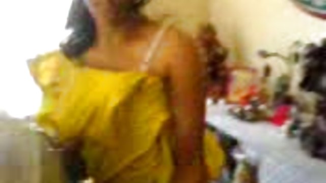 Milf سایت چت تصویری سکسی رابطه جنسی مقعد با یک dildo بزرگ