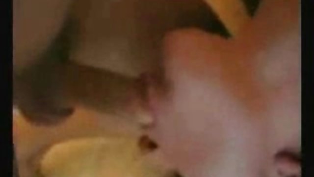 جوجه چشم آبی چت روم سكسي دیک بزرگی را می خورد و تقدیر می کند